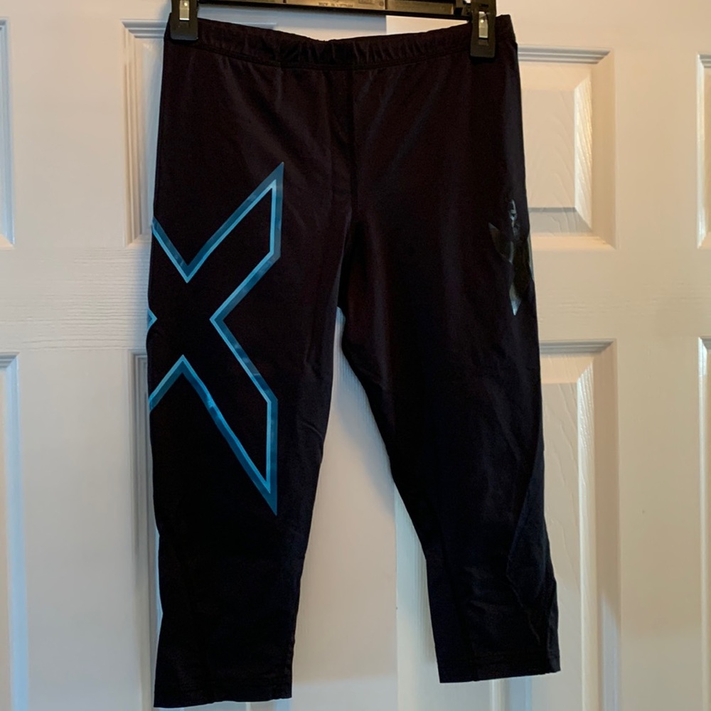 2XU capri length compression tights